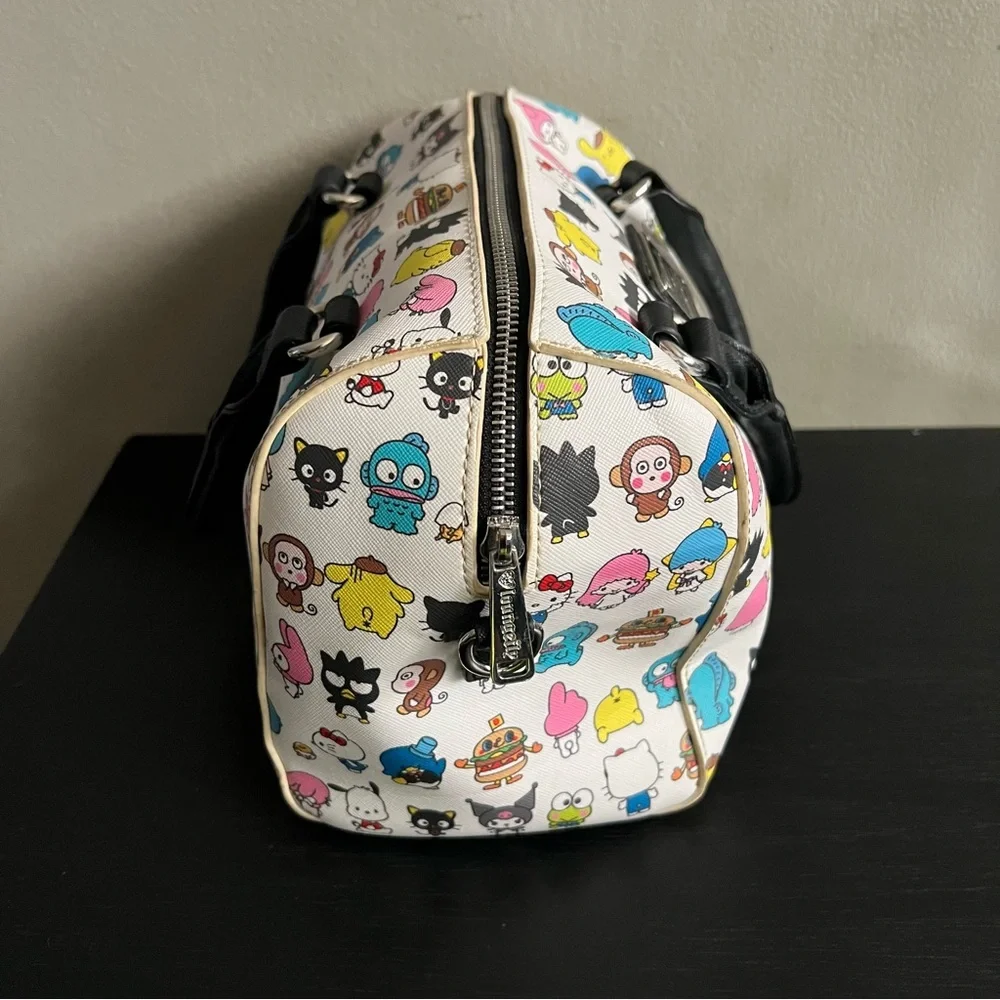 VERY RARE Loungefly loves Sanrio AOP Character Crossbody Purse Bag Satchel HEART